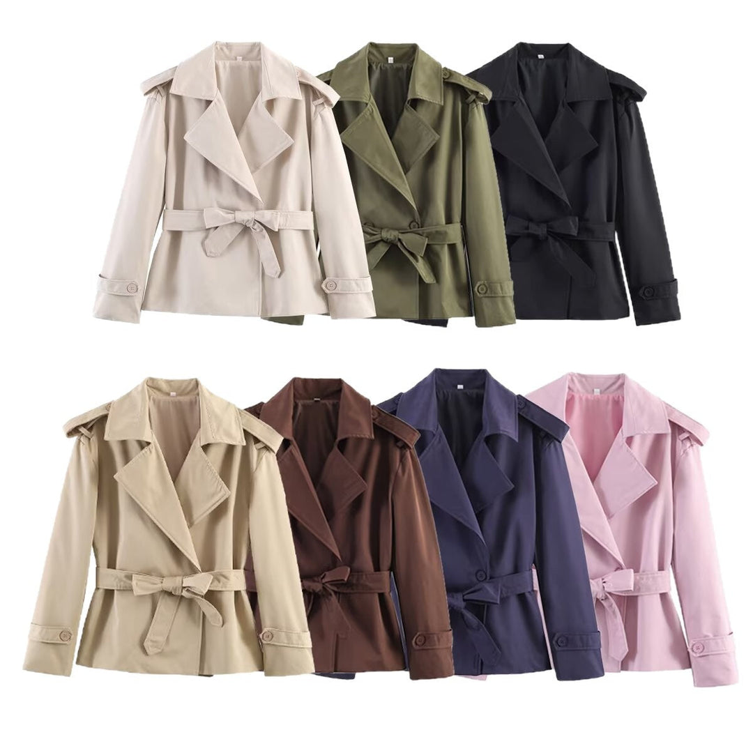 Dam skräddad kort trenchcoat med vid Lapels, bälte och Epaulettes