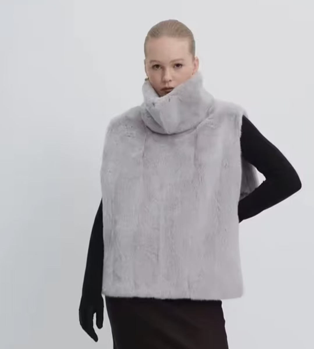 Dam 100+ Sleeveless Faux Fur Väst med Hög Turtleneck och Straight Skärning