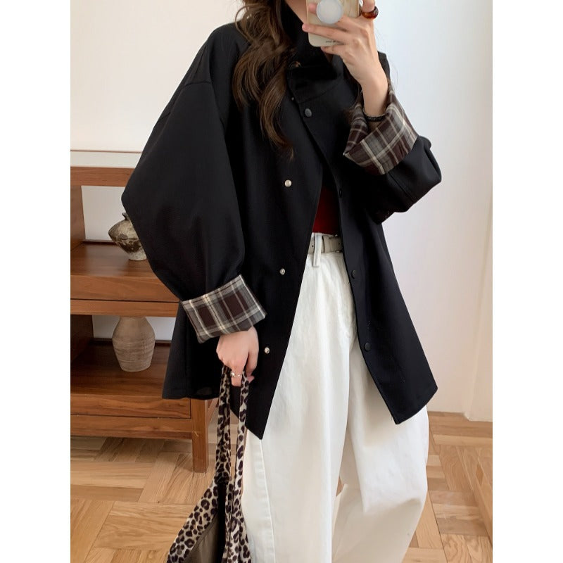Dam oversize kort jacka med Snap Placket och Checked ärm mudd