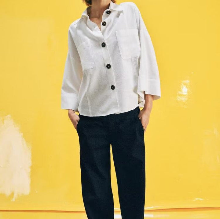 Dam Kort Oversize Skjortjacka med Kimono Ärmar och Dekorativ Knappar