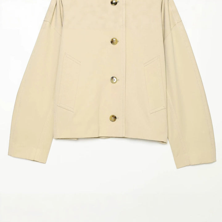 Dam Kort Utility Blouse med Oversize Lapel Krage och Horn Knapp Front