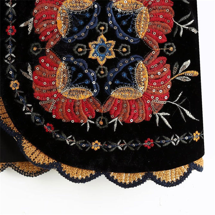 Dam Embroidered Velvet Väst med Folk Bead Embroidery och Curved Nederkant