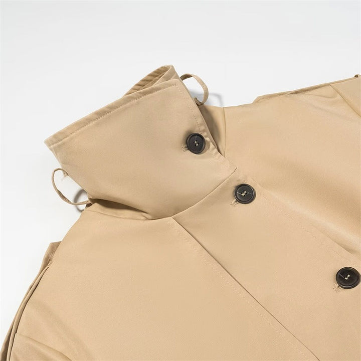 Dam Kort Trenchcoat med Ståkrage, Midjebälte och Contrast Muddar
