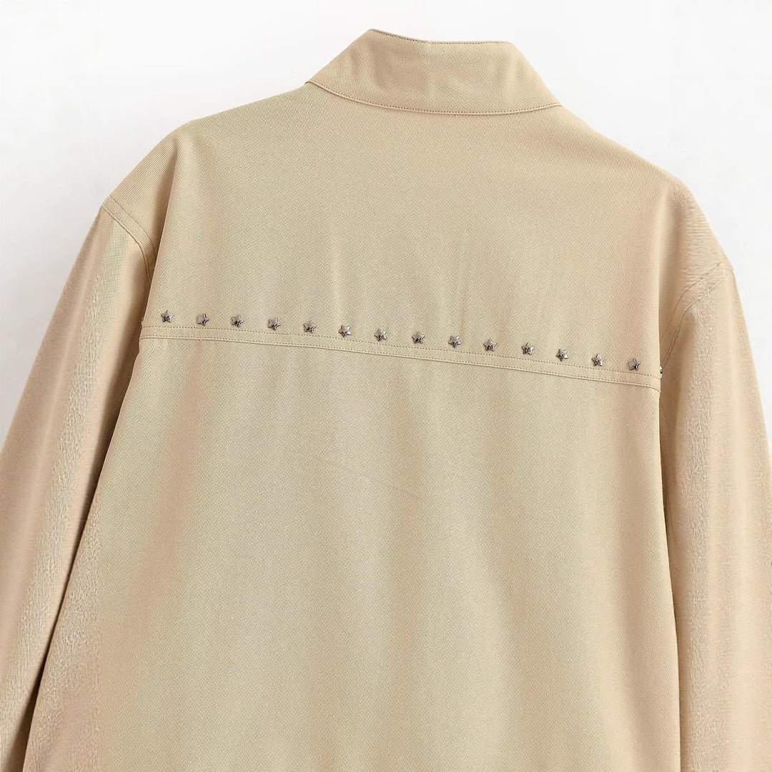Dam Kort Blouson i Vegansk Läderlook med Stå Krage och Stud Embellishment