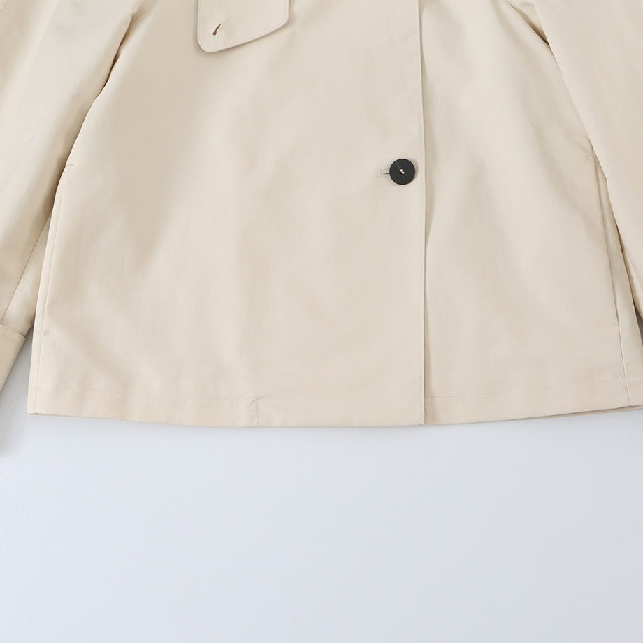 Dam Kort-Skärning Trench Jacka med Asymmetric Knapplist och Skjortkrage