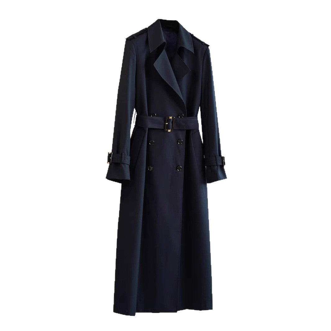 Dam elegant och modern trenchcoat