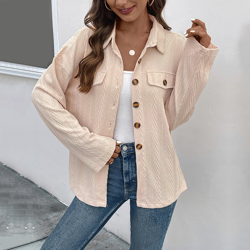 Dam Textured Overshirt Jacka med Zigzag Structure, Bröst Fickor och Ledig Passform