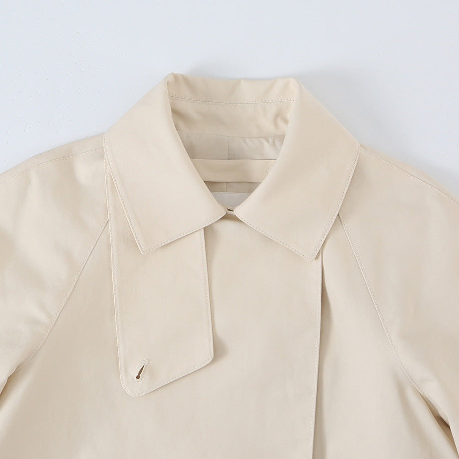 Dam Kort-Skärning Trench Jacka med Asymmetric Knapplist och Skjortkrage