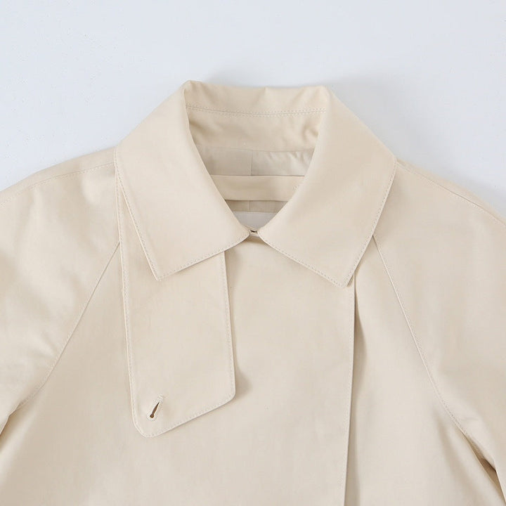 Dam Kort-Skärning Trench Jacka med Asymmetric Knapplist och Skjortkrage