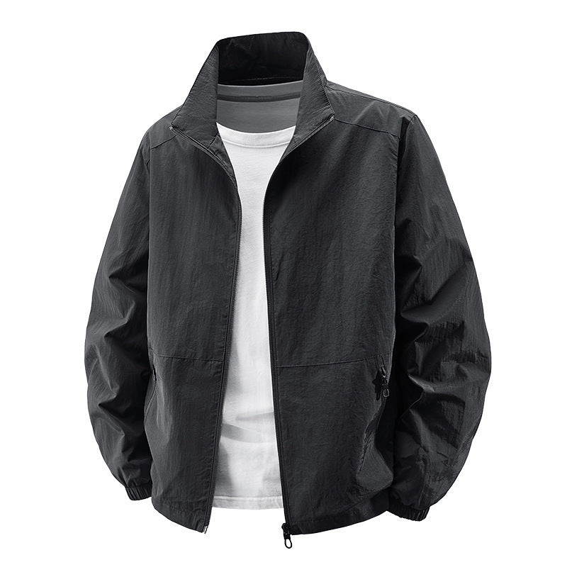 Herr ventilerande lätt windbreaker med ståkrage, elastiska muddar och dold dragkedjaed fickor