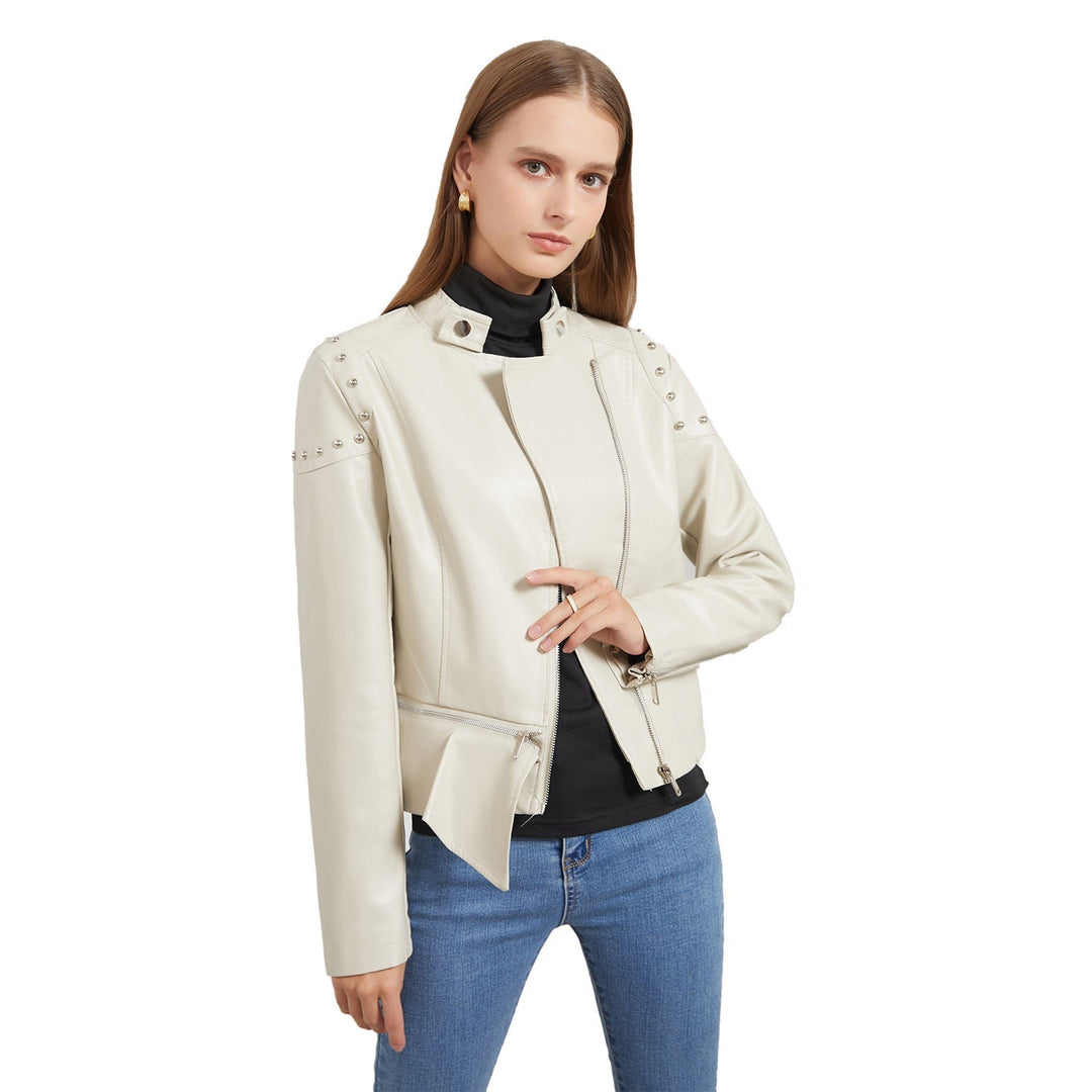 Dam asymmetric konstläder bikerjacka med stud application och figursydd peplum