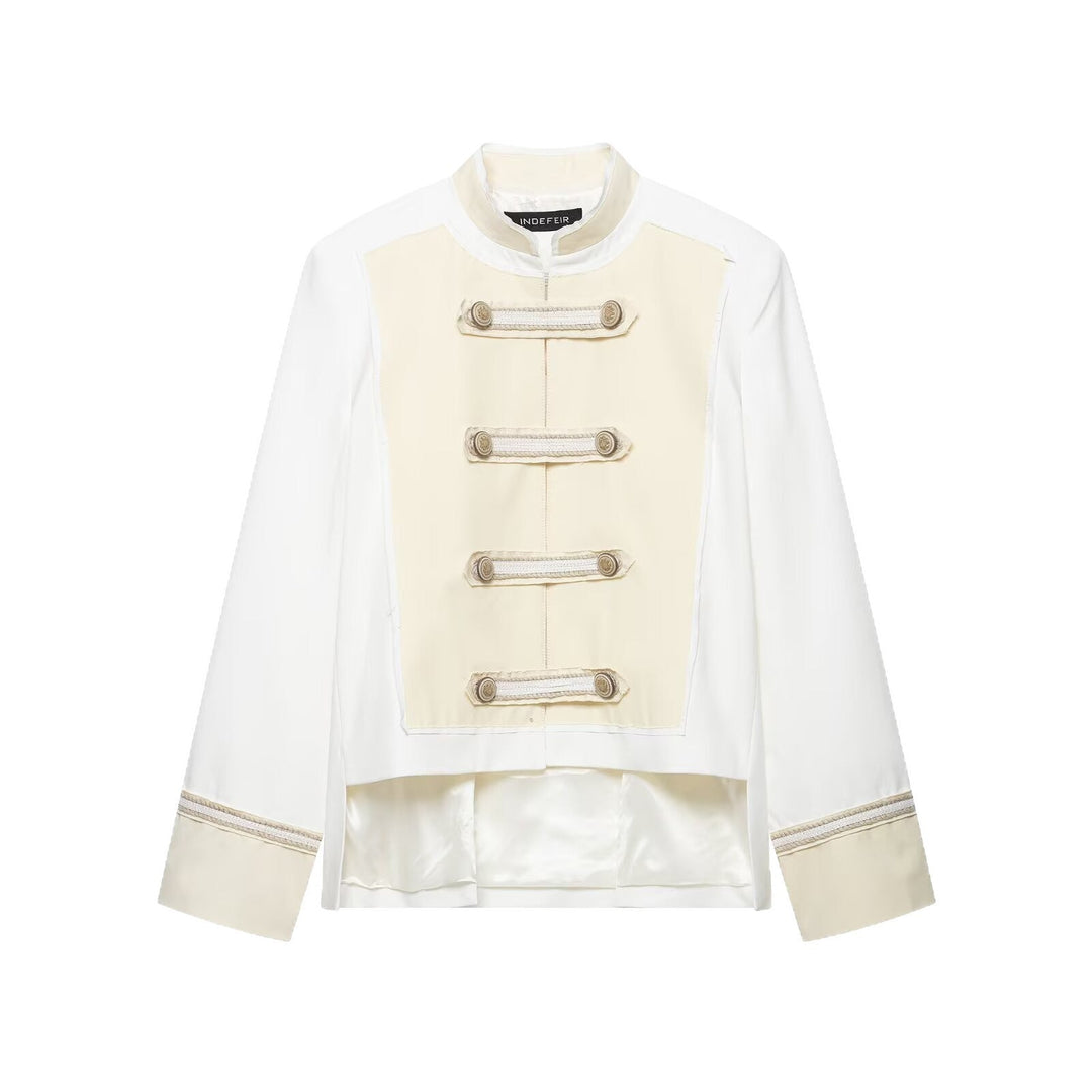 Dam kort jacka in a military-inspired look med cord application