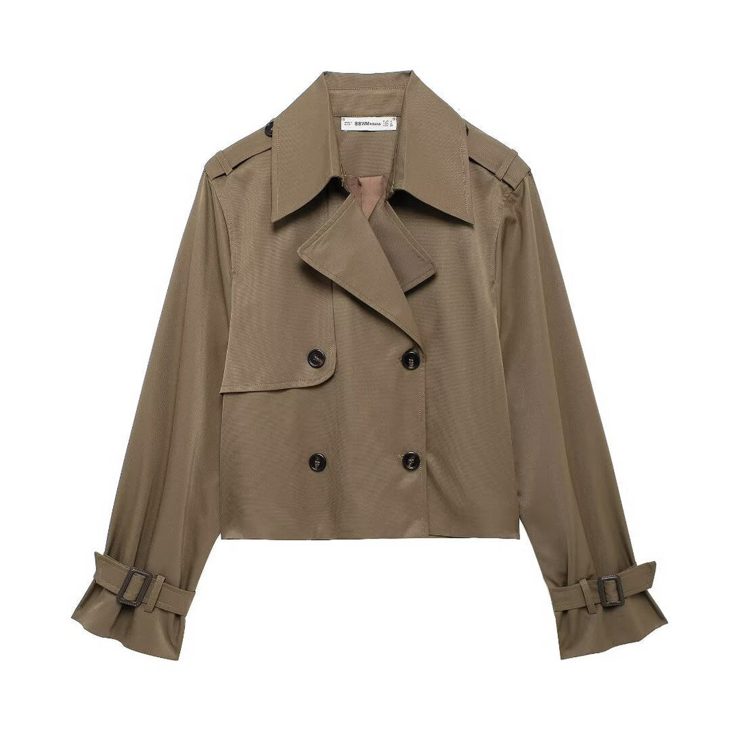 Dam kort cropped trenchcoat i boxy skärning med double-breasted knäppning, axel epaulets och adjustable ärm straps