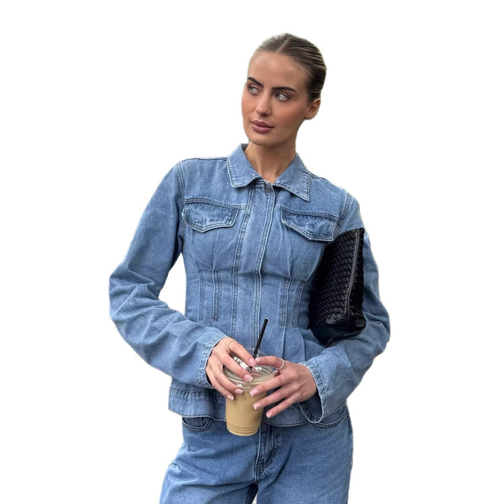 Dam figursydd jeansjacka med Contouring Darts
