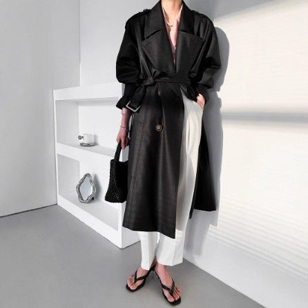 Dam lång oversize trenchcoat in Vegan läderlook med Ties bälte och vid Lapel