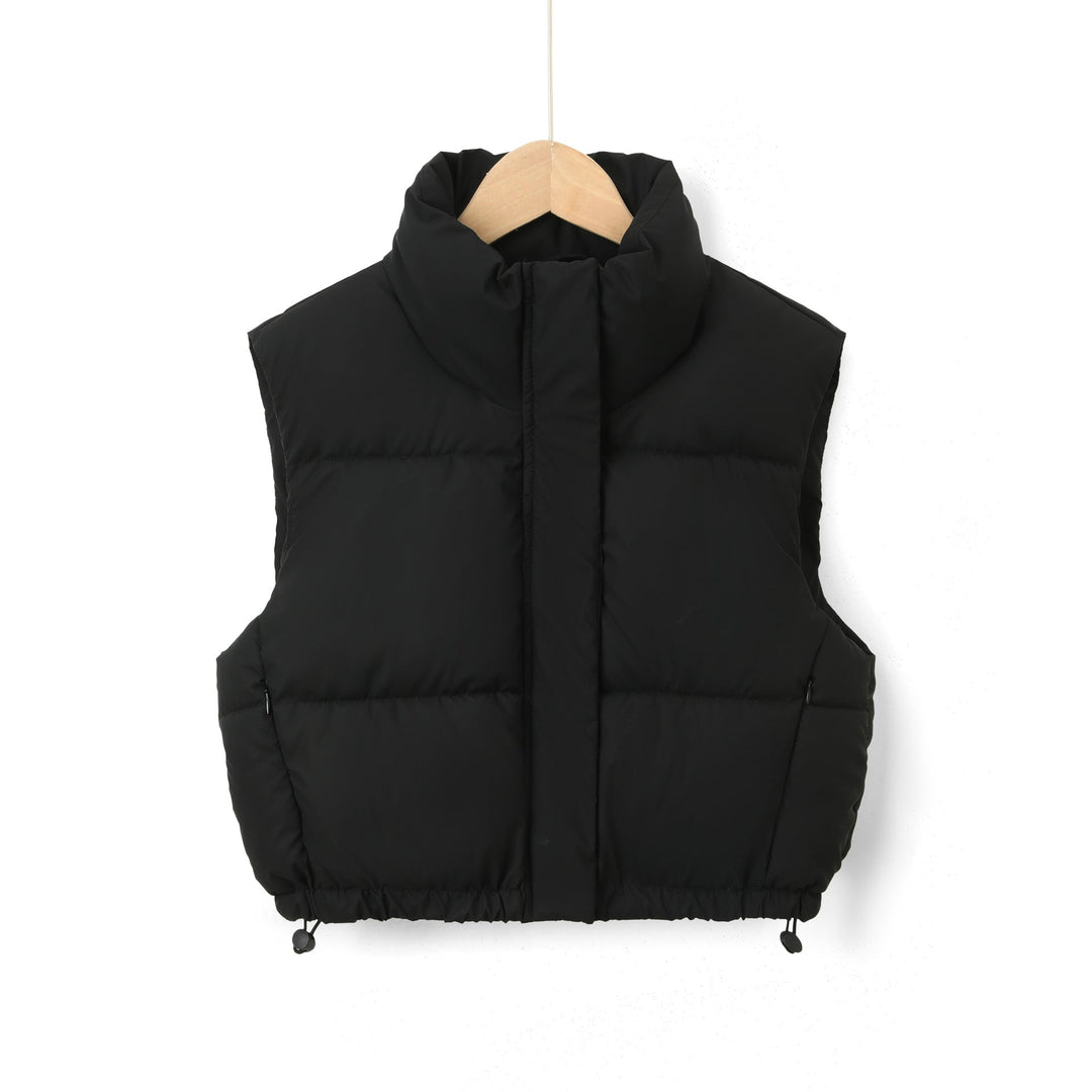 Dam vadderad kviltad väst med hög ståkrage och dragsko