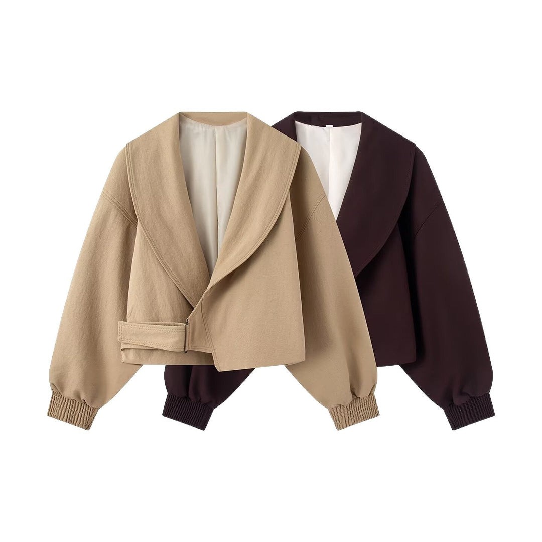 Dam Kort Oversize Jacka med Wide Shawl Krage, Balloon Ärmar, och Waist Strap