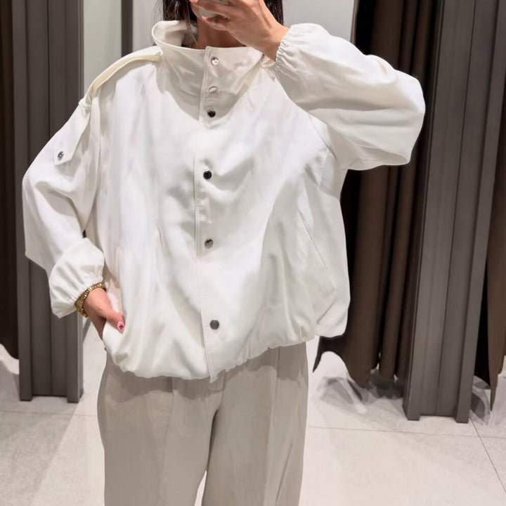 Dam Kort Boxig Canvas Jacka med Funnel Neck, Tryckknapp Knapp Stängning, och Shoulder Patches