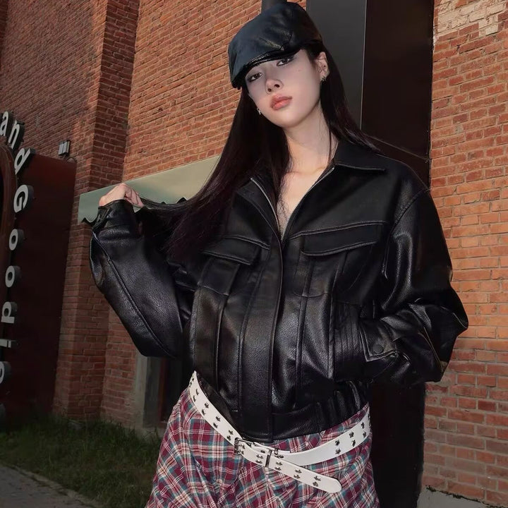 Dam kort jacka in vegan läderlook in kort utility worker stil med flap fickor