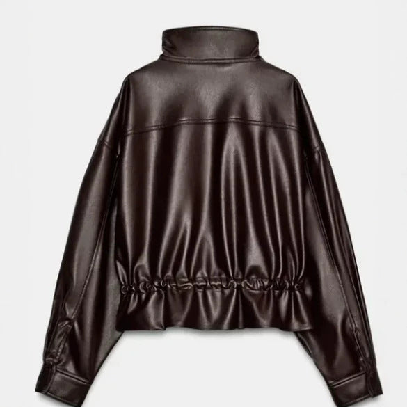 Dam Kort Faux Läder Blouson med Stå Krage, Lock Fickor och Drawstring Waist