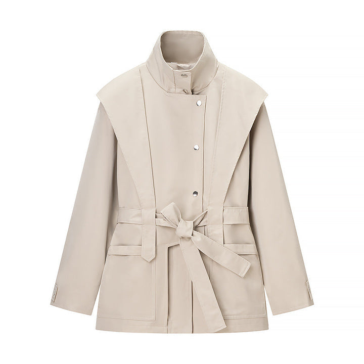 Dam Kort Skräddarsydd Regnjacka med Cape Axel Detail och Ties Bälte