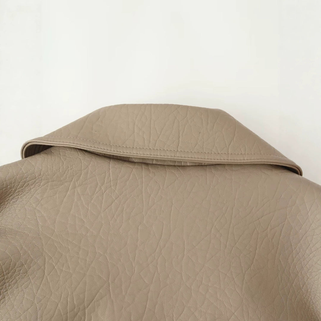 Dam Kort Läderlook Blouson med Double Row, Elastic Nederkant och Oversize Lapels