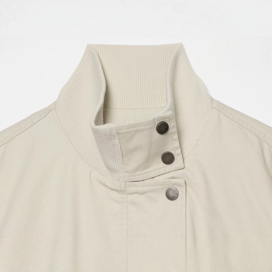 Dam Boxig Kort Blouson med Hög Ribbed Stå Krage och Drawstring Nederkant