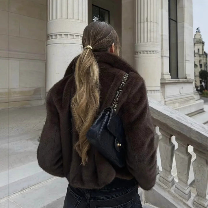 Dam 100+ Kort Faux Fur Jacka med Skjort Krage, Mjuk Padding och Dold Knapp Knäppning