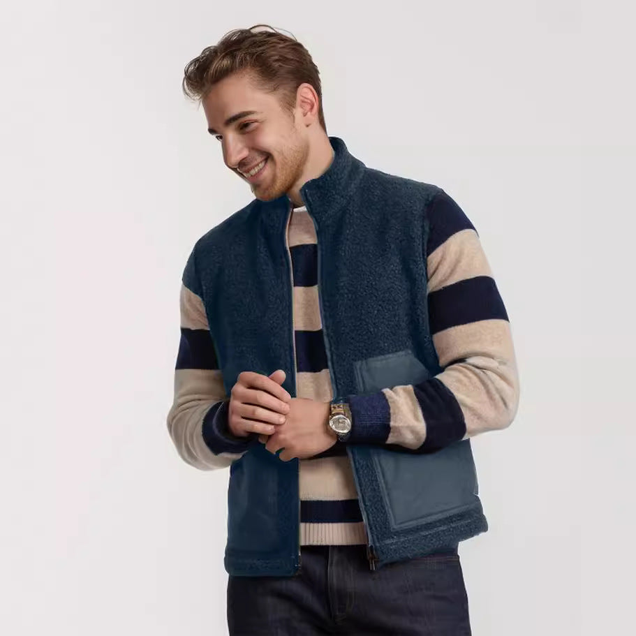 Dam kort skuren bouclé fleece väst med ståkrage, två-way dragkedja och kontrasterande utanpåfickor