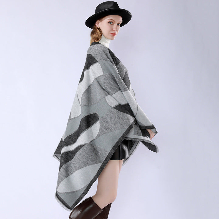 Dam Oversize poncho med V Neck och Geometric Jacquard design