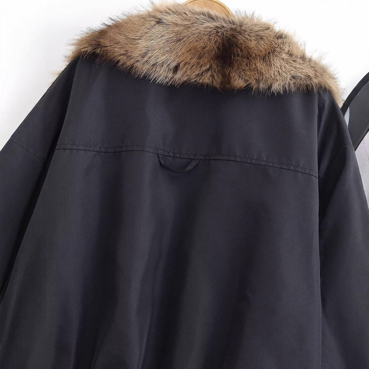 Dam Kort Quiltad Bomber Jacka med Voluminous Konstpäls Sjalrakrage