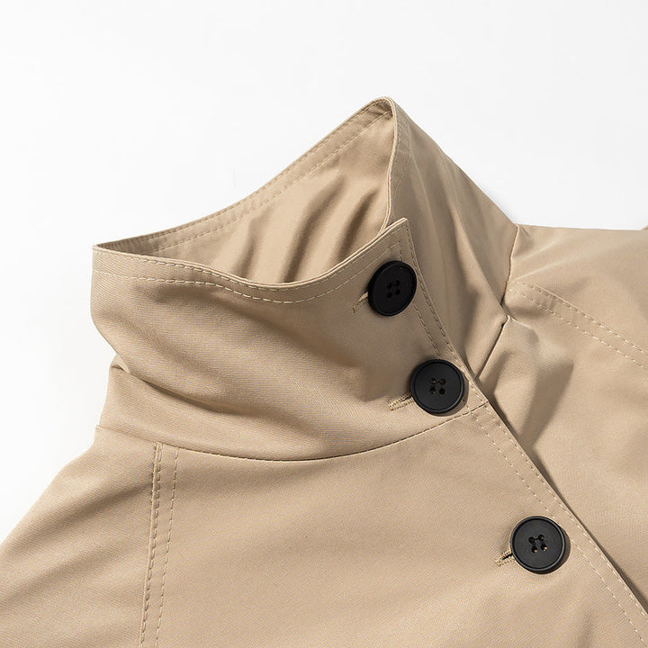 Dam Kort Trenchcoat med Hög Standing Krage, Fitted Tie Belt, och Double-Breasted Knapp Knäppning