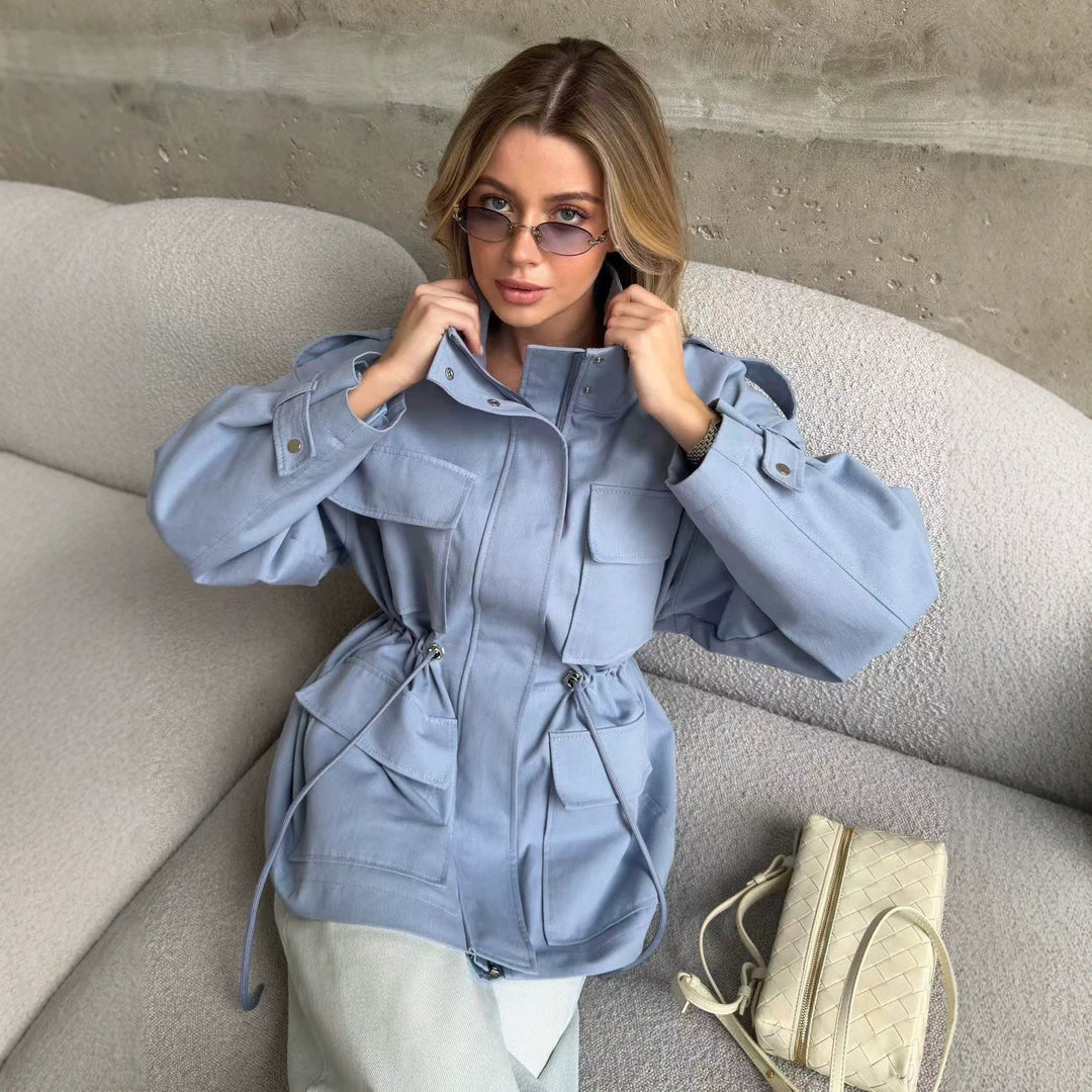 Dam utility parka med dragsko midja, flap fickor och ståkrage