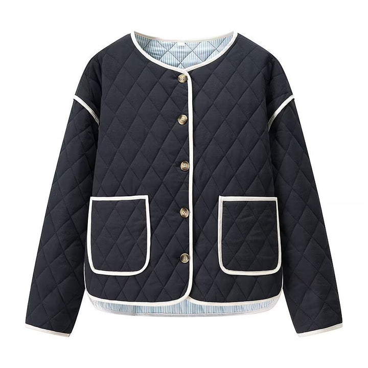 Dam kviltad kort jacka med diamond quilting, kontrasterande piping, och rounded fåll