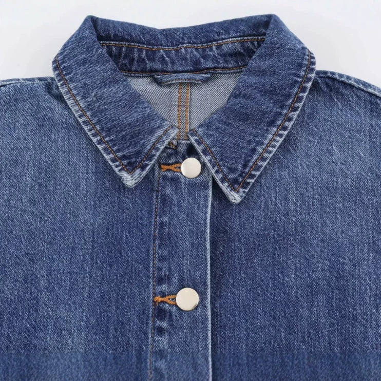 Dam Kort Boxig Jeans Jacka med Oversize Muddar och Patch Fickor