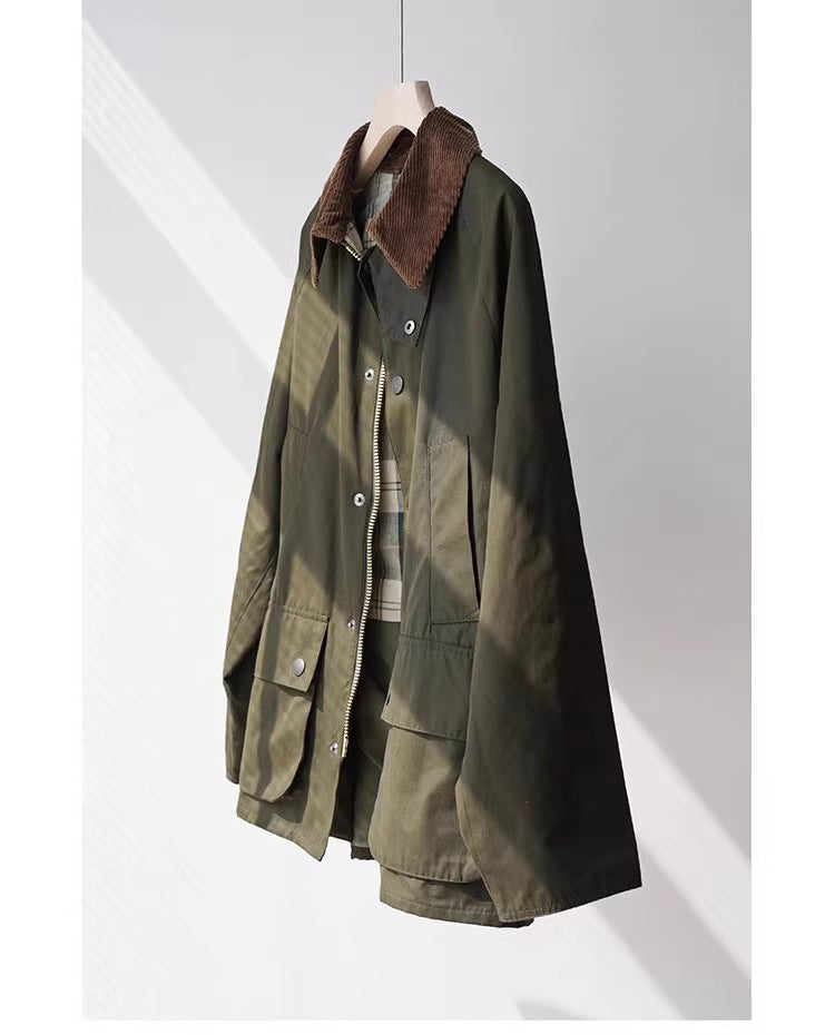 Dam vattenavvisande oversize field jacka med corduroy krage och flap fickor