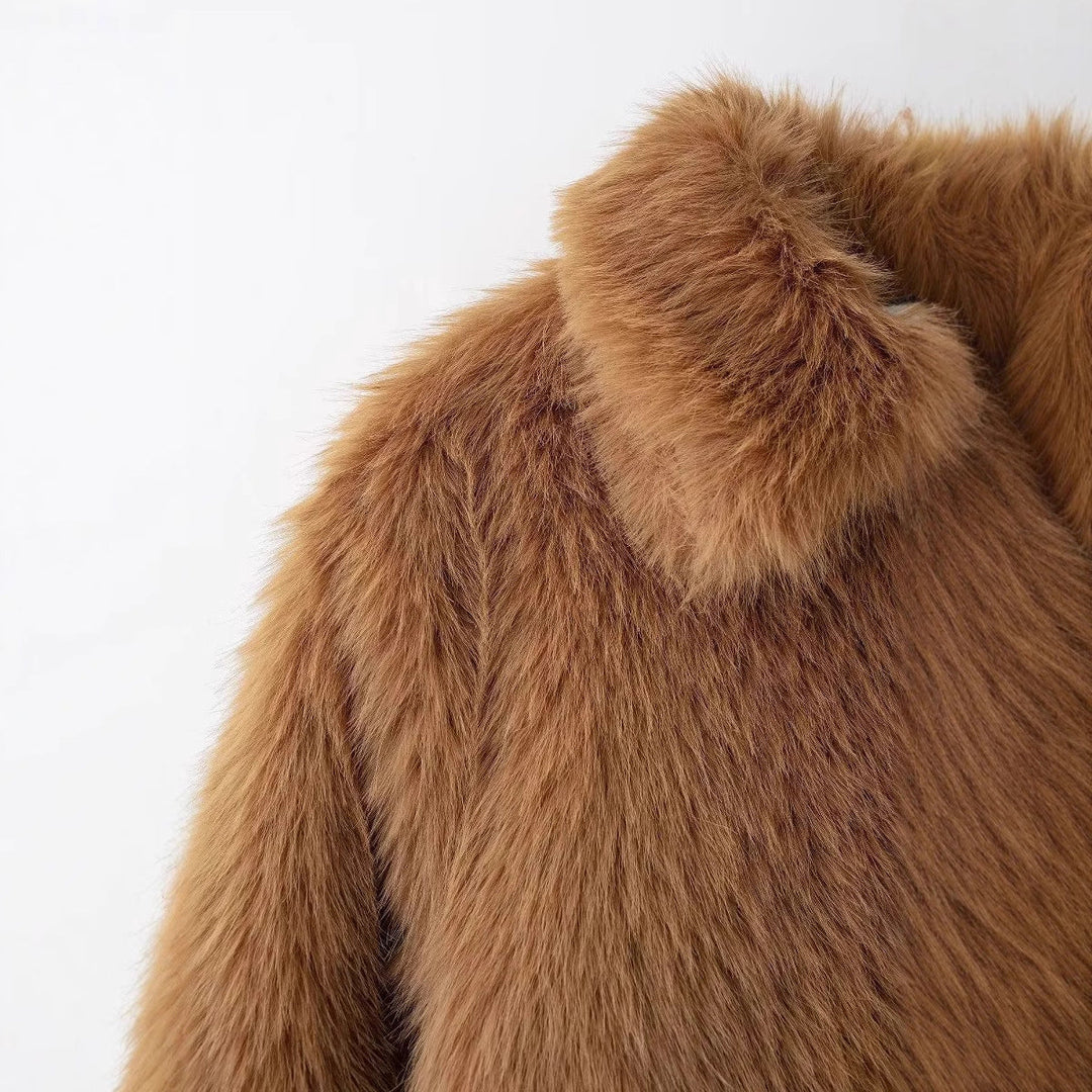 Dam kort mysig faux pälsjacka med skjortkrage och concealed dragkedja placket