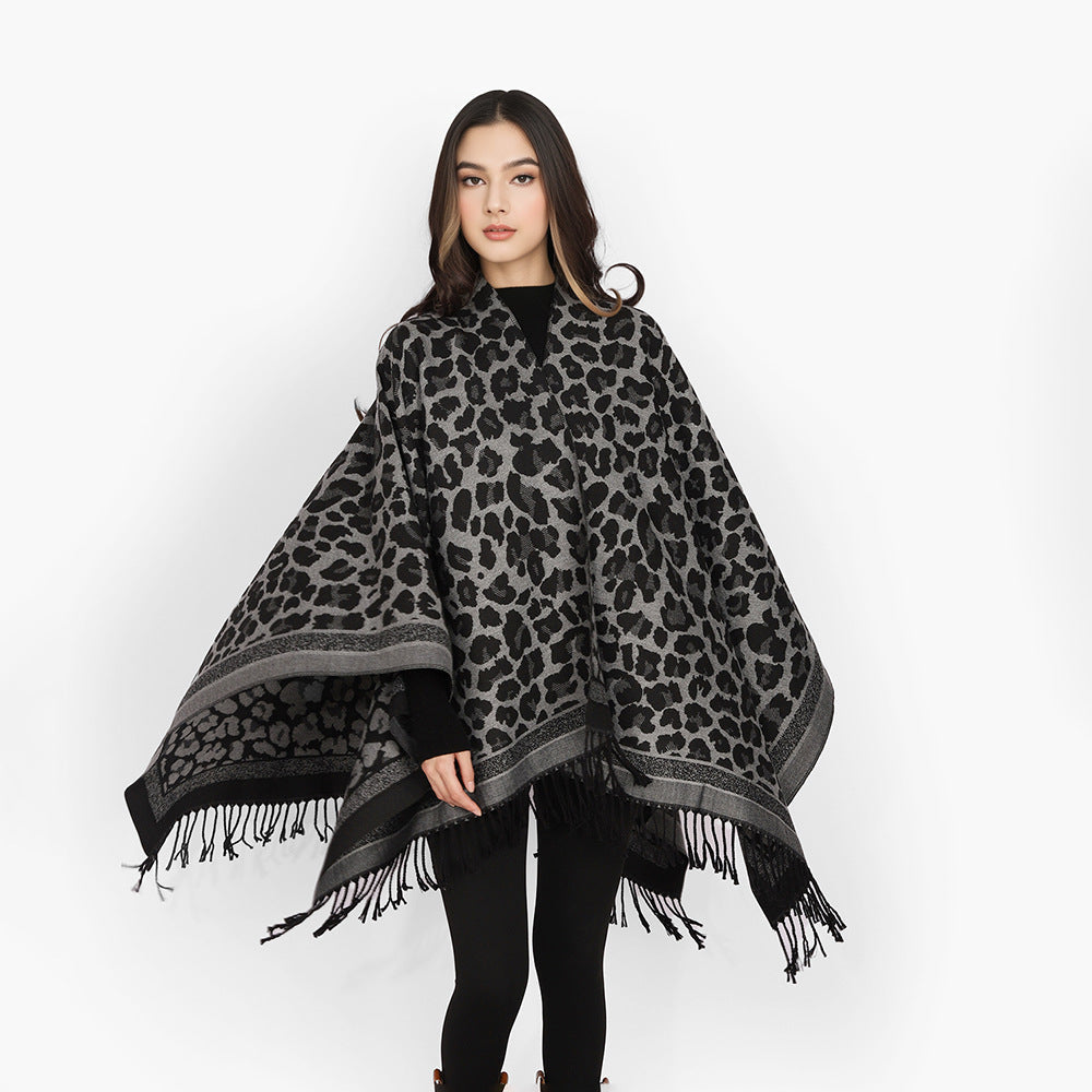 Dam Oversize Cape med Jacquard Leopard mönster, Open Fall och Fringes