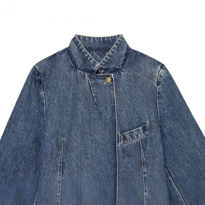 Dam Kort Jacka Tillverkad av Denim i A Boxig Skärning med Stå Krage