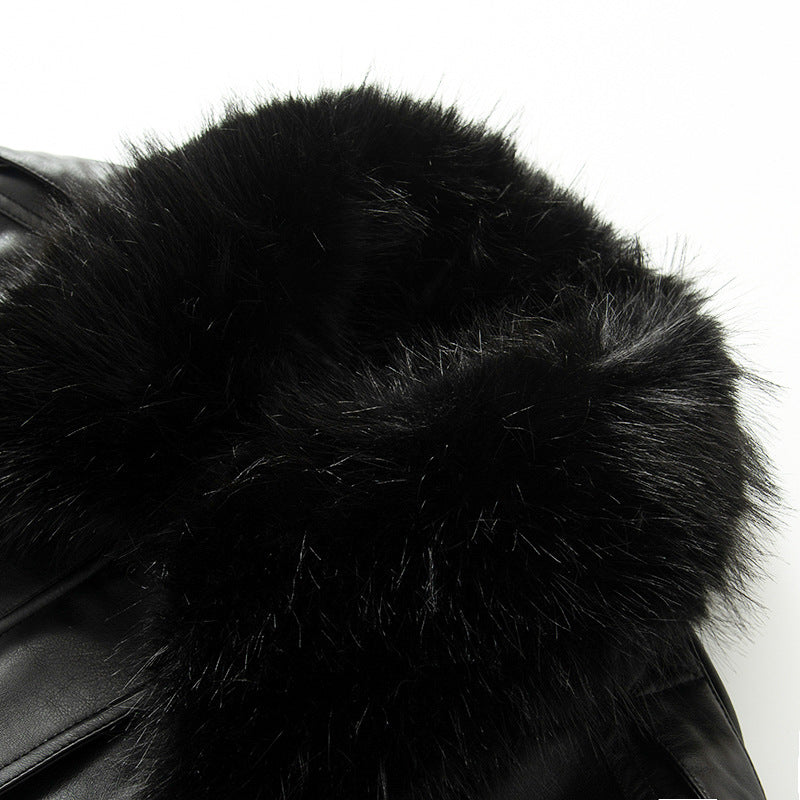 Dam figurnära konstläder blouson med voluminous fuskpälskrage och flap fickor
