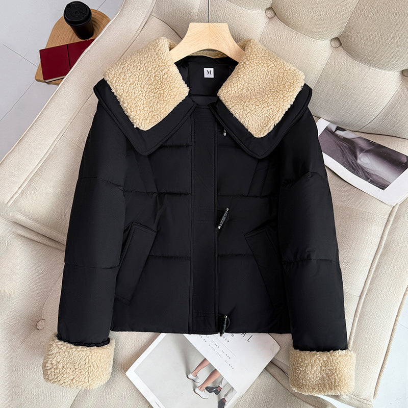 Dam kort vadderad quiltad jacka med voluminous teddy krage och rolled teddy cuffs