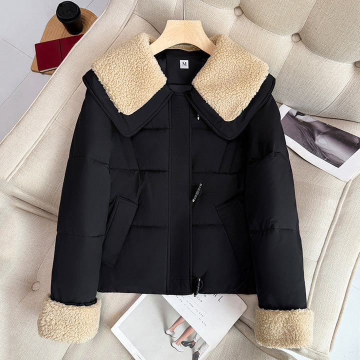 Dam kort vadderad quiltad jacka med voluminous teddy krage och rolled teddy cuffs