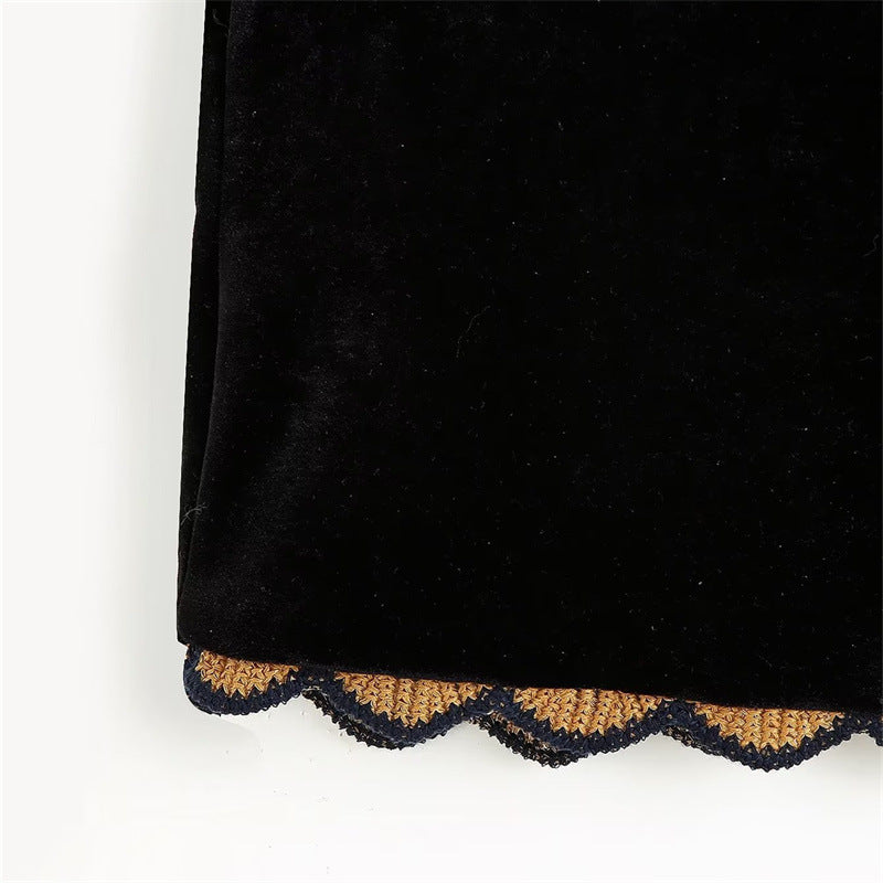 Dam Embroidered Velvet Väst med Folk Bead Embroidery och Curved Nederkant