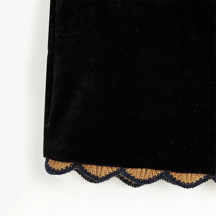 Dam Embroidered Velvet Väst med Folk Bead Embroidery och Curved Nederkant