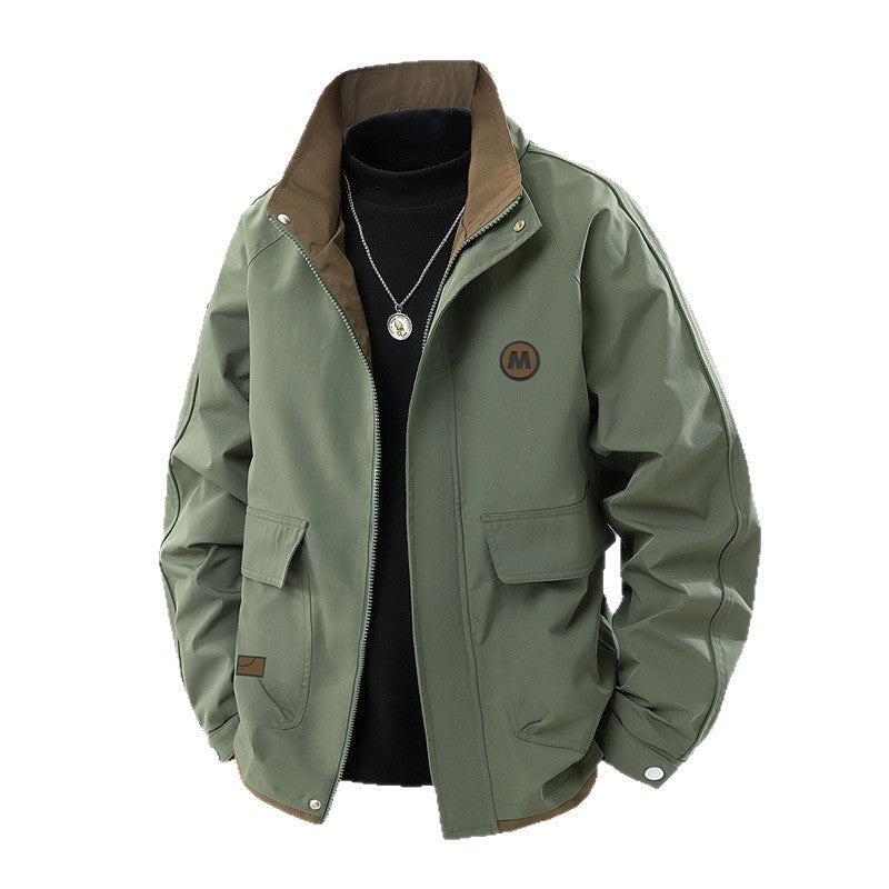 Herr kort skärning softshell funktionsjacka med ståkrage och fickor med lock