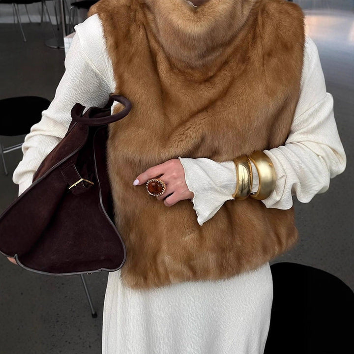 Dam 100+ Sleeveless Faux Fur Väst med Hög Turtleneck och Straight Skärning