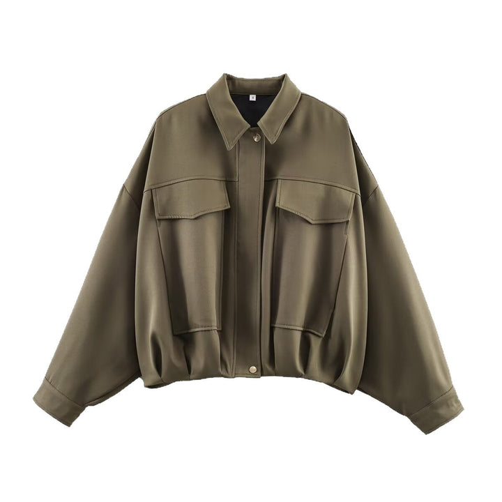 Dam Oversized Kort Jacka med Lockfickor, Drop Ärmar, och Elastic Fåll
