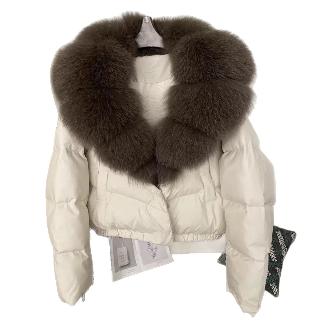 Dam kort skärning boxy pufferjacka med extra stor faux fur krage och shape-stable fåll