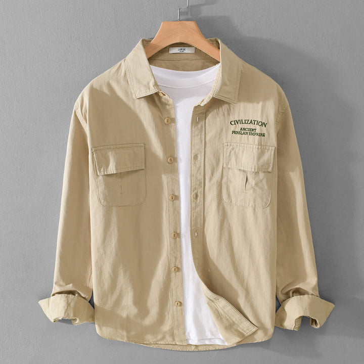 Herr Military-Inspired Överskjorta med Dubbel Bröstfickor och Subtil Embroidery
