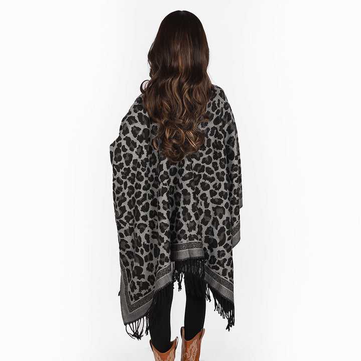 Dam Oversize Cape med Jacquard Leopard mönster, Open Fall och Fringes